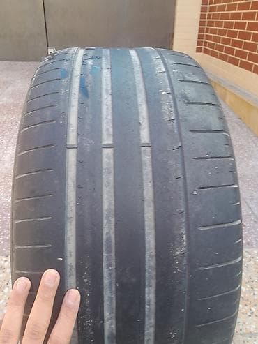 Yağlar və avtokimyəvi maddələr: İşlənmiş Şin Pirelli 275 / 35 / R 20 — 4