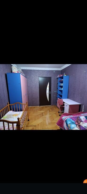 1 комнатная квартира студия: 5/5 mərtəbəli binada 5 otaqlı mənzil satılır.Super Təmirlidir. Real — 7