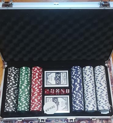 Poker fiskalar dəsti.Dəstə 300 ədəd fiska daxildir 2 dəst kart 5 oyun