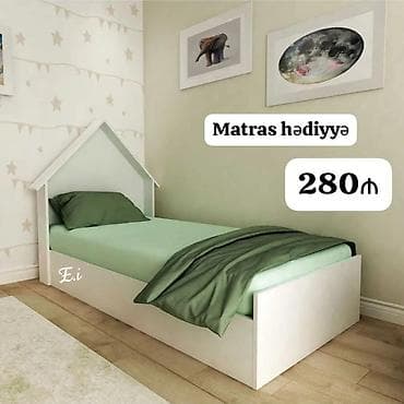 uşaq yataqi: Uşaq çarpayısı – ev damı formasında başlıq dizaynı ilə. Aşağı — 1