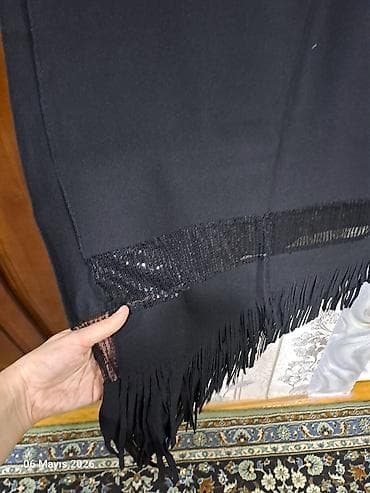 qadın cantalar: Qara şal – bəzəkli tül və püskül detallı - Rəng: tam qara - Dizayn — 1