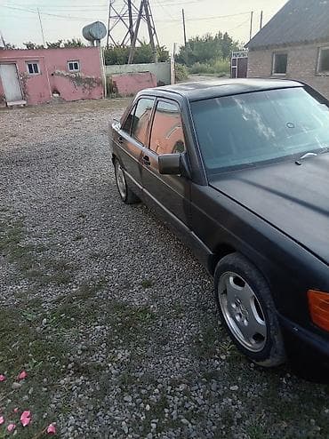 turbo.az ford transit 5 1: Mercedes-Benz 190 (W201) sedan - Kuzov: 4 qapılı sedan, mat qara rəng — 2