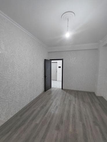 metroya yaxin: Yaxın dostumu evidir, vasitəçi deyiləm. Xırdalanda AAAF parkda — 1