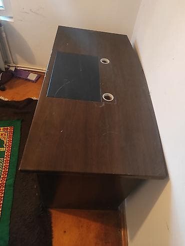 Ofis masası – tünd qəhvəyi rəng, klassik dizayn. - Material lalafo.az -da Ofis masası – tünd qəhvəyi rəng, klassik dizayn. - Material
