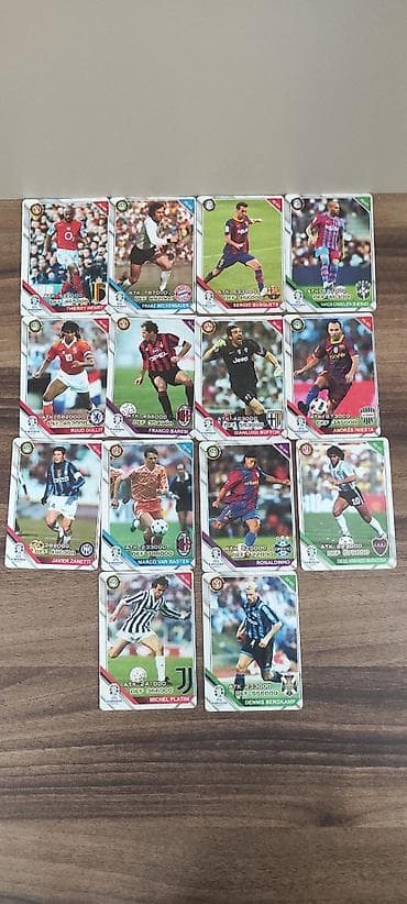 Məhsul: Futbol kolleksiya kartları dəsti. Normal kartlar 1₼ — 3