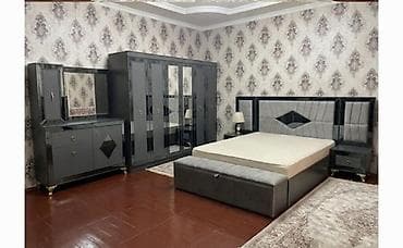 Мебель: Двуспальная кровать, Шкаф, Трюмо, 2 тумбы, Б/у — 1