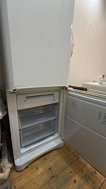 maraqli tv az: İşlənmiş 2 qapılı Indesit Soyuducu Satılır, rəng - Ağ, Dolab içi — 3