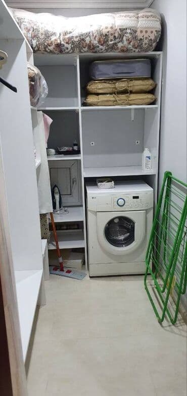 8 mkr kohne tikili: Nizami metrosunun yaxınlığında, 6-ci parallel (Naxçıvani küçəsində) 2 — 3