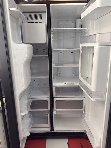 ТВ и видео: 2 двери Samsung Холодильник Продажа, цвет - Черный, С диспенсером — 3