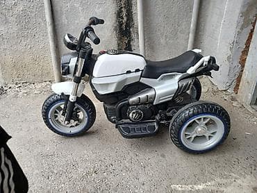 Uşaq elektrik motosikleti – 3 təkərli, ağ/gümüş rəng - Güclü — 2