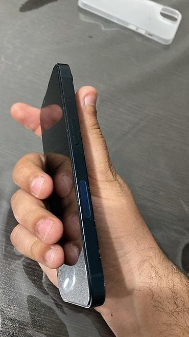 6d mark 2: IPhone 13, 128 GB, Black Titanium, Barmaq izi, Simsiz şarj, Face ID — 1