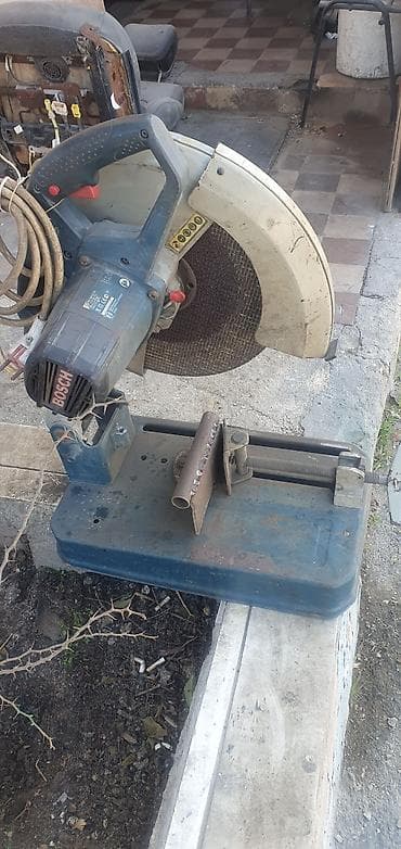 Bosch metal kəsici stasionar dəzgah (qayçı tipli, 355 mm diskli) -