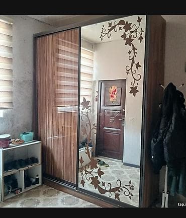 Dolab 250 azn. Hundurluyu 2.50. Derinliyi 60. Eni. 210. Hec bir