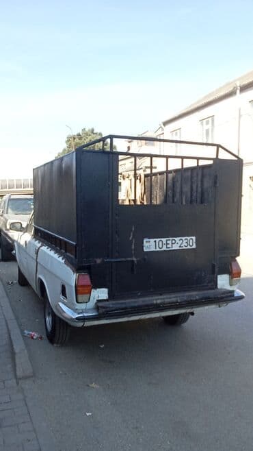 3D panellər: Yükdaşıma üçün modifikasiya olunmuş sovet istehsalı minik avtomobili — 4