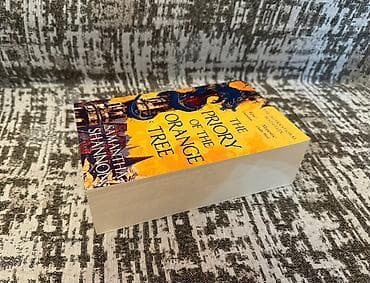 The Priory of the Orange Tree Tamamilə yeni və istifadə olunmamış — 3