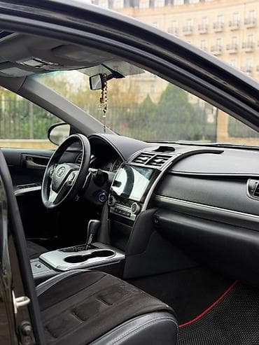 kamaz diski: Toyota Camry (VII nəsil, təxminən–2014 üslubu) – sedan, qara rəng — 8