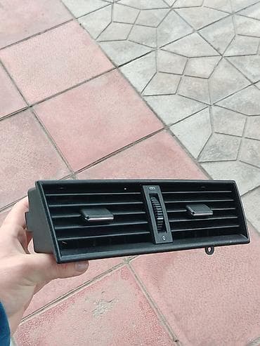 Məhsul: Orijinal Mercedes mərkəzi hava deflektoru (torpedo hava