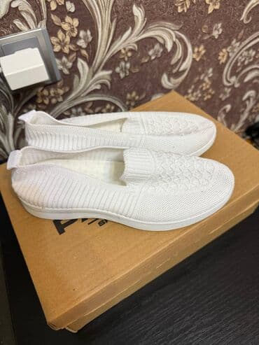 женские слипоны на высокой подошве: Размер: 36, цвет - Белый, Б/у — 3