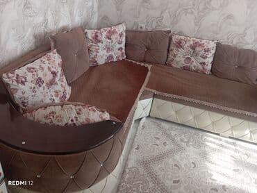 İşlənmiş, Künc divan, Divan