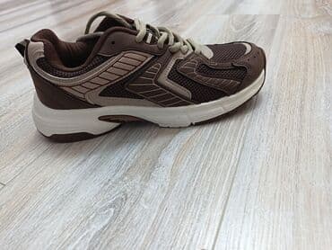 Idman ayaqqabısı – qaçış/gündəlik istifadə üçün - Rəng: qəhvəyi və