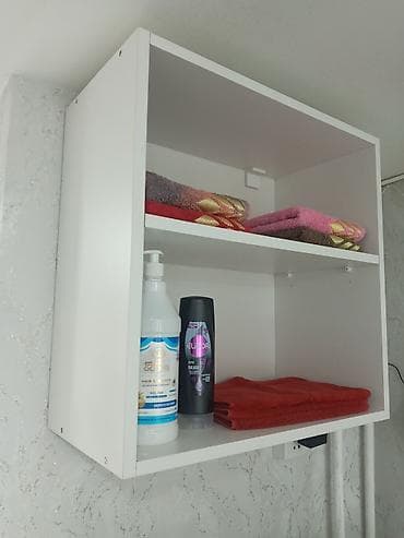 hamam ucun şkaf: Ağ rəngli divar asma şkaf - Səliqəli, minimalist dizayn; hamam — 1
