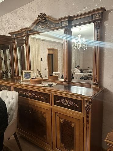 vitrin polka: Masa və oturacaqlar — 4