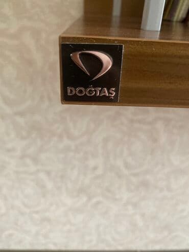 on oturacaqlar: Kompüter masası, İşlənmiş, Açılmayan, Taxta, Künc masa — 4