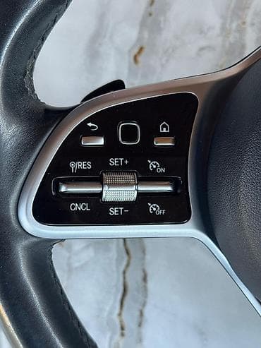 mersedes şit: Mercedes-Benz multifunksional sükan Üsstən çıxmadı heç bir problemi — 4