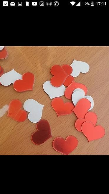 100 ədəd packada. ölçü 2.5 x 2 sm. güzgülü effekt . arxasında öz