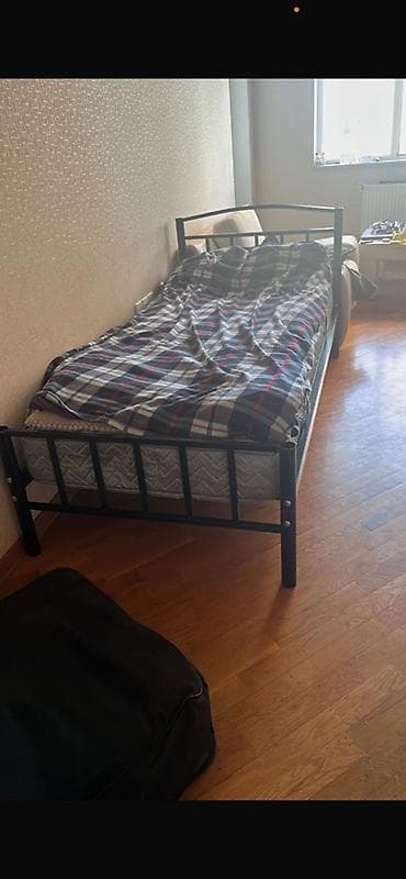 Təknəfərlik çarpayı, Bazasız, Matras ilə, Siyirməsiz