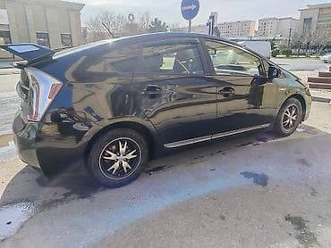 lalafo maşınlar: Toyota Prius: 1.8 l | 2014 il Hetçbek — 8