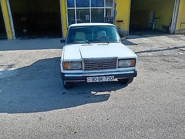Avtomobil: Lada 2107, ağ rəng, sedan kuzov Mühərrik və ötürücü: -