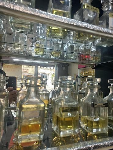 Красота и здоровье: Şüşə flakonlarda ölçü ilə satılan ətir esansları • Kateqoriya: niş və — 2