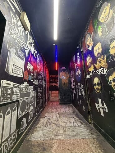 аренда помещений под ресторан: Bakının tam mərkəzində yerləşən məhşur Deja Vu Pub restoranı satılır! — 13