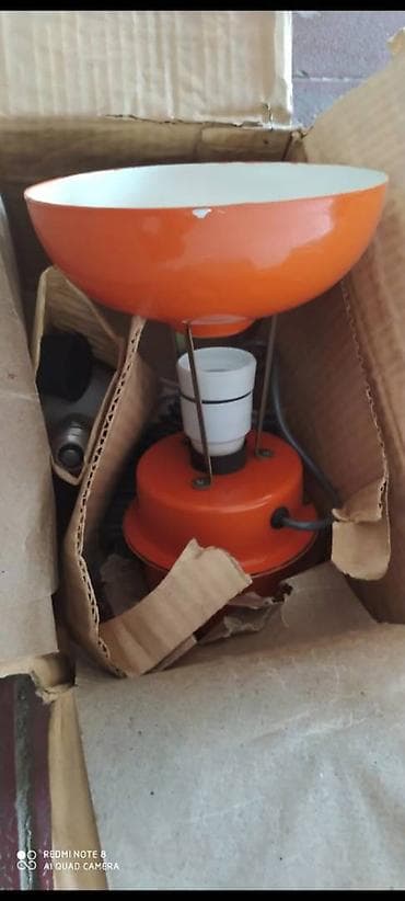 lambirin satisi: İstixana lar parnik lər üçün günəş suasini əvəz edən lampalar satilir — 1