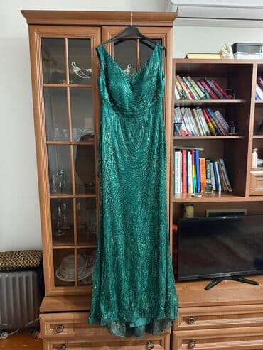 qiz papaqlari: Məhsul: Zümrüd-yaşıl, uzun axşam/gecə libası - Model: Uzun siluet — 1