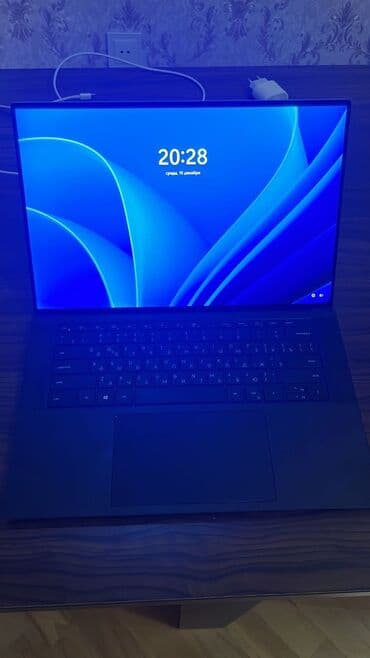 İnformatika: Dell XPS noutbuk – Model: Dell XPS seriyası (şassi alüminium, gümüş — 2