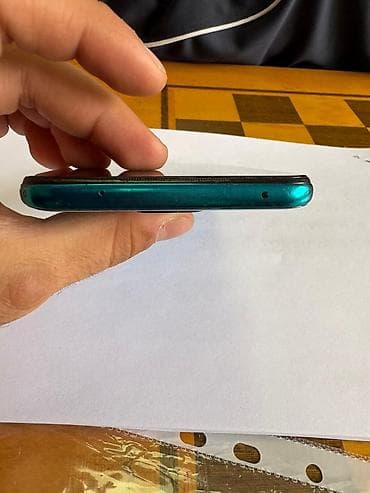 redmi k80: Telefon hər şeyi işlək vəziyyətdədir donması yoxdur.Ekraninda ciziq — 5