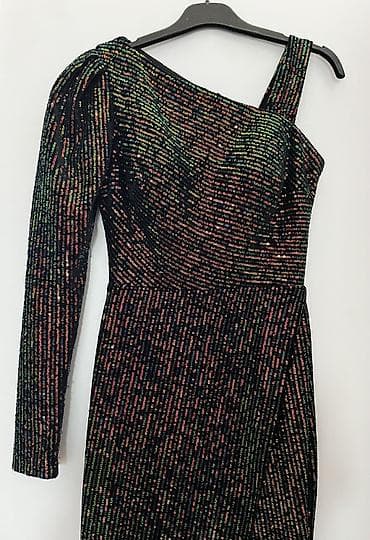 vecerni don: Brend: Dekolte 	•	Rəng: qara əsas üzərində çoxrəngli parıltılı — 3