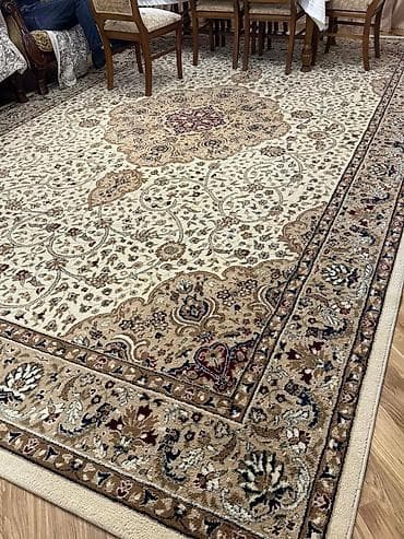 3/5 olcusunde satilir 120 azn.unvan 20 yanvar (Gülü) — 1