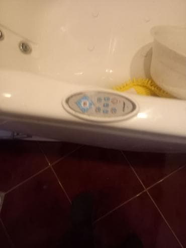 Döşəmə: Hidromassajlı iki nəfərlik bucaq vannası - Ergonomik bucaq forması, 2 — 2