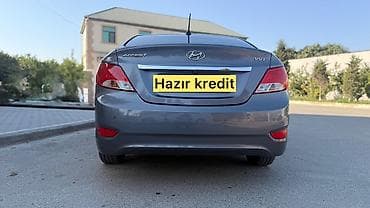man sat: Hyundai Accent: 1.4 l | 2016 il Sedan — 2