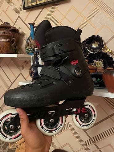 Rolik POWERSLIDE ZOOM 100 INLINE SKATES 41,42 Razmer 1 ay surulub — 1