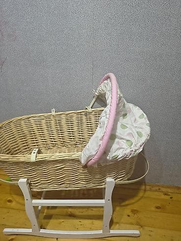 divar dekor: Oğlan və qız üçün, Beşik, Dəstsiz, Matrassız, Yellənmə mexanizm ilə — 1