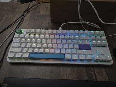 Klaviaturadan 1 ay istifadə olunub. Kompüteri satdığım üçün onu