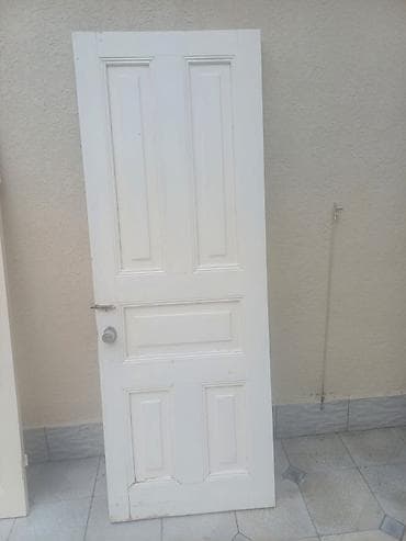 Ağ rəngli klassik taxta qapılar dəsti - Material: bərk taxta karkas — 1