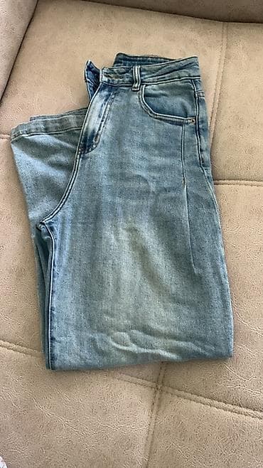 Light blue jeans - Rəng: açıq mavi, yüngül “washed” effekti -