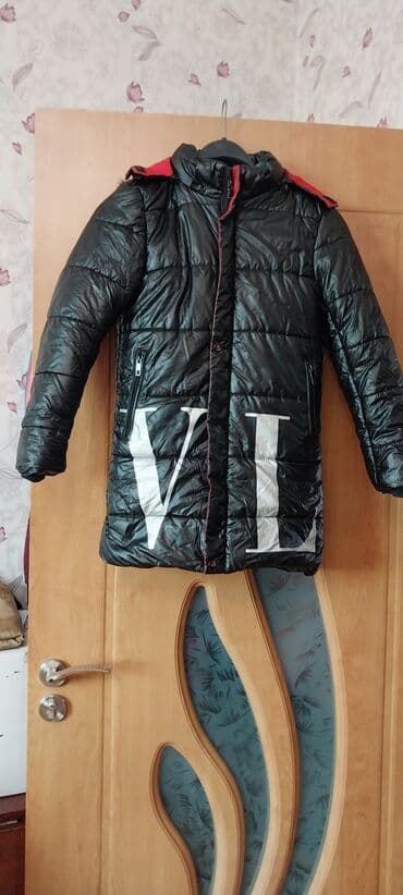 Kurtka satılır Həm qız həmdə oğlan geyinə bilər.içi mexlidi.5/6/7 yaş lalafo.az -da Kurtka satılır Həm qız həmdə oğlan geyinə bilər.içi mexlidi.5/6/7 yaş