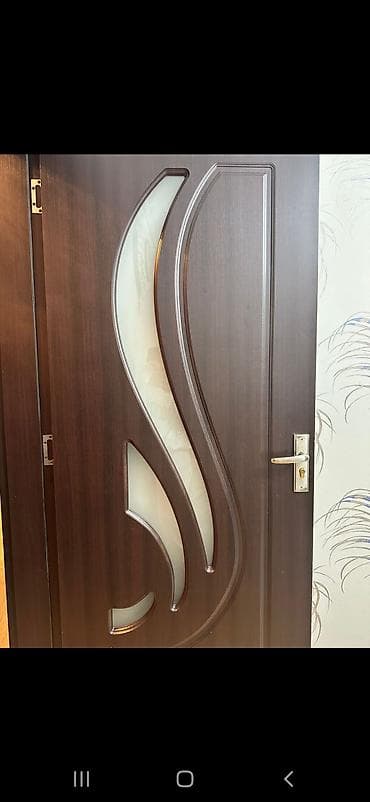 maqnit setka perde: Qapı – daxili otaq qapısı - Material: tünd qəhvəyi rəngli MDF/Laminit — 1