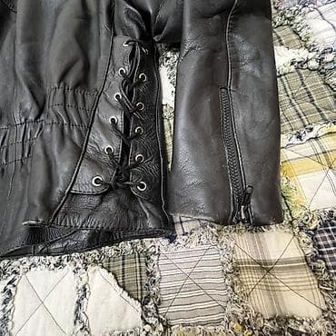 Dəbilqə düyməli motosiklet üslublu qara dəri gödəkçə. Razmer M,L, XL — 4